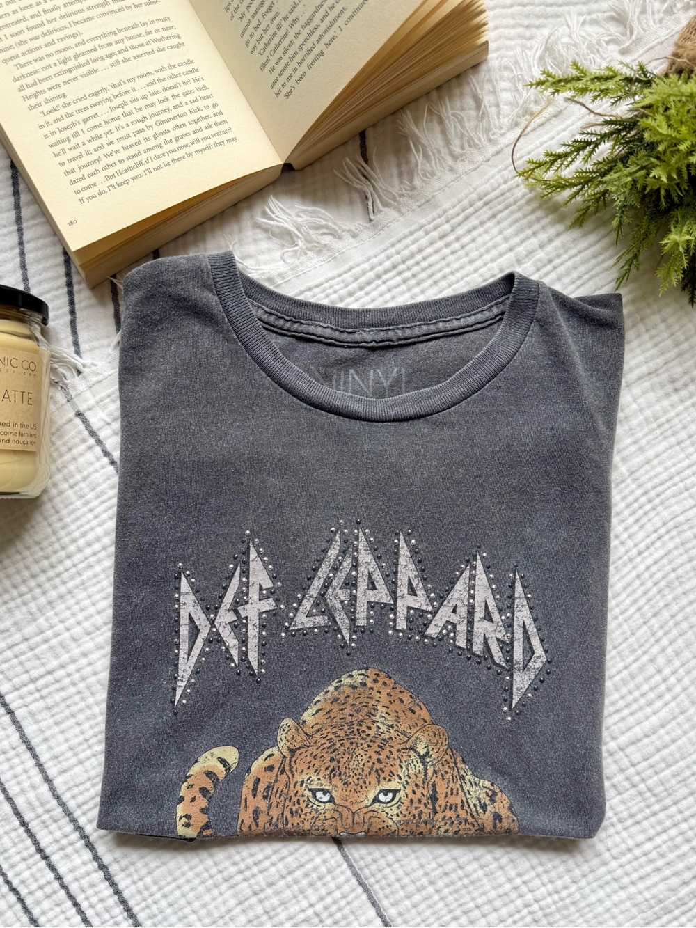 Vinyl Icons Def Leppard Graphic Tee Size Medium